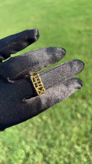 Anillo de metal dorado con año de nacimiento inglés antiguo vintage de 1992
