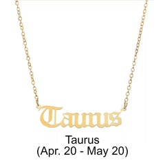 Collar con colgante de signo del zodiaco en fuente antigua en inglés - Oro