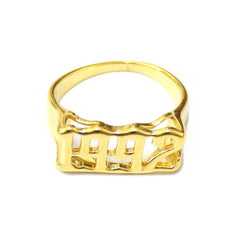 Anillo de metal dorado con año de nacimiento inglés antiguo vintage de 1992