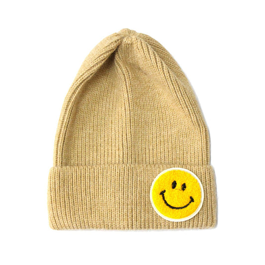 Gorro de punto con puños y diseño de carita feliz y parche de chenilla con contorno blanco